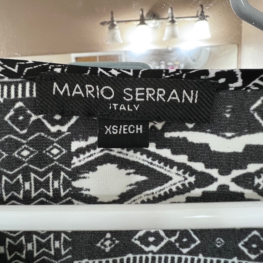 Mario Serrani Monochrome Geometric Blouse - Picture 3 of 5